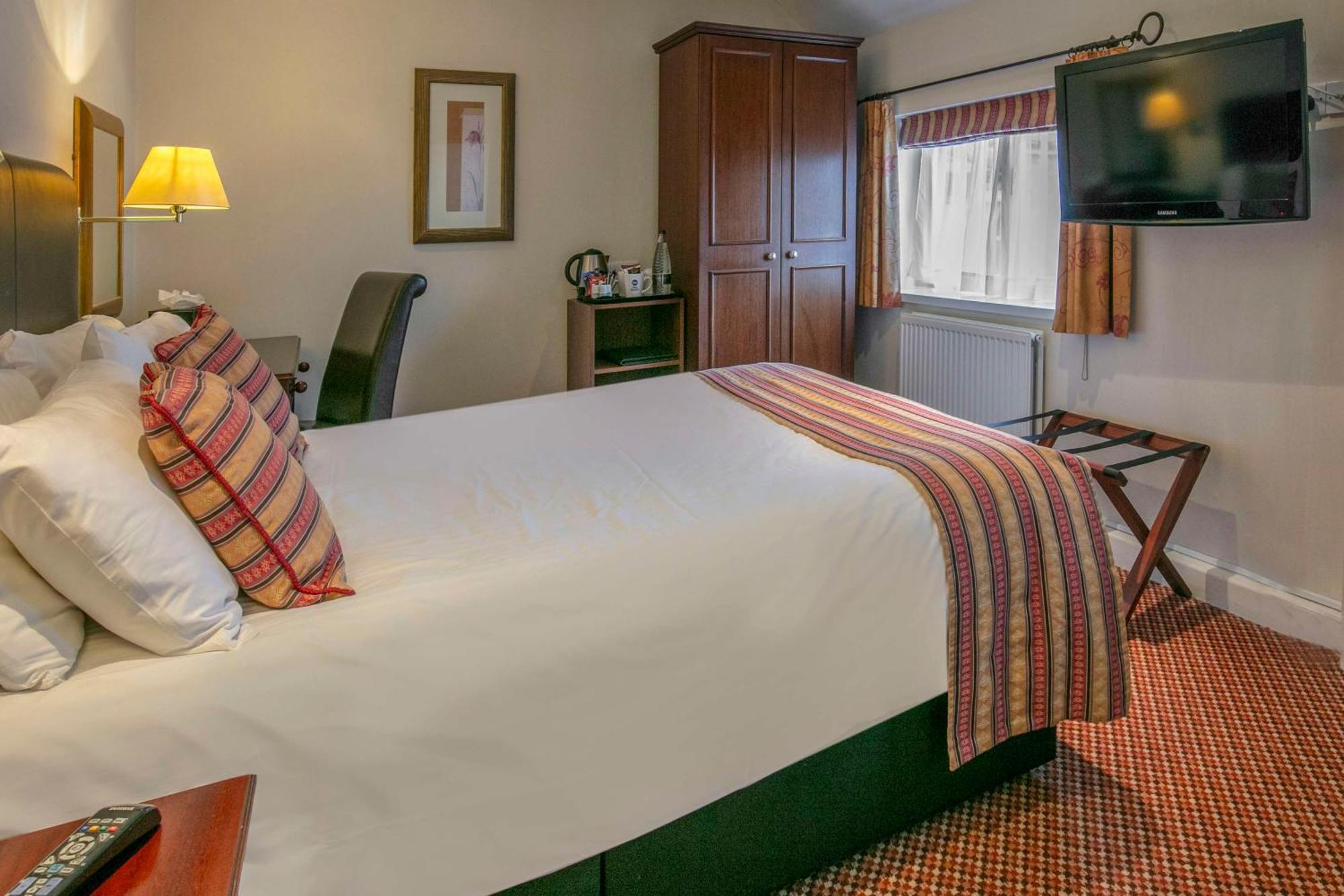 Best Western Forest And Vale Hotel Пикъринг Екстериор снимка
